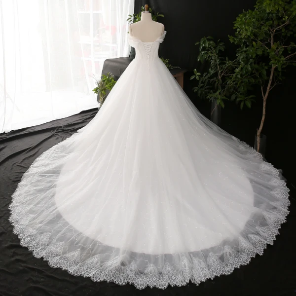 Schöne Ivory / Creme Übergröße Brautkleider / Hochzeitskleider 2020 V-Ausschnitt Einfarbig A Linie Perlenstickerei Applikationen Rückenfreies Perle Pailletten Kathedrale Schleppe Hochzeit