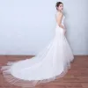 Modest / Simple Affordable Wedding Dresses 2017 White Trumpet / Mermaid Chapel Train Scoop Neck Sleeveless Backless Lace Appliques