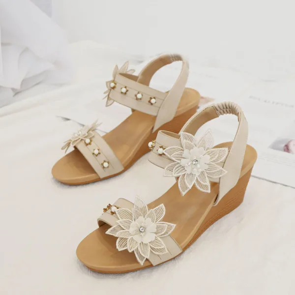 Bohemia Beige Street Wear Summer Womens Sandals 2022 Pearl Rhinestone Lace Flower 5 cm Wedges Open / Peep Toe Sandals