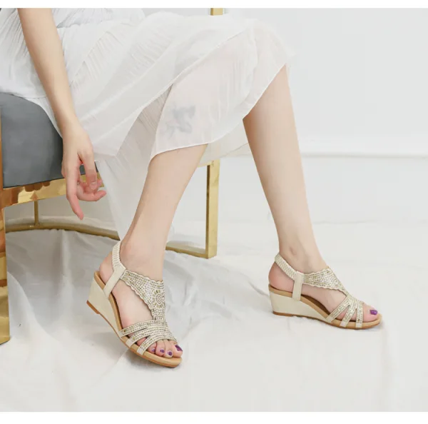 Bohemia Beige Street Wear Rhinestone Womens Sandals 2022 5 cm Wedges Open / Peep Toe Sandals