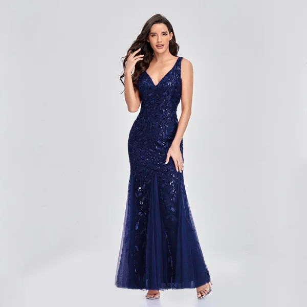 Chic / Beautiful Burgundy Sequins Evening Dresses 2023 Trumpet / Mermaid V-Neck Sleeveless Backless Floor-Length / Long Evening Party Formal Dresses