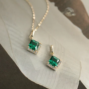 Vintage Goud Sterling Zilver Rhinestone Groen Zirkonium Kettingen Accessoires 2023