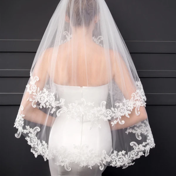 Chic / Beautiful 2017 1.5 m White Lace Tulle Appliques Outdoor / Garden Wedding Veils