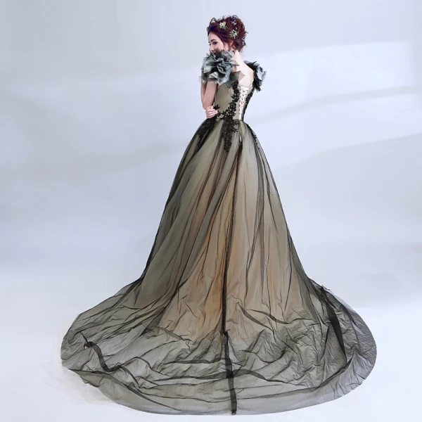 Klassisch Elegante Schwarz Ballkleider 2018 Tülle V-Ausschnitt Ballkleid Lange Applikationen Rückenfreies Stickerei Festliche Kleider