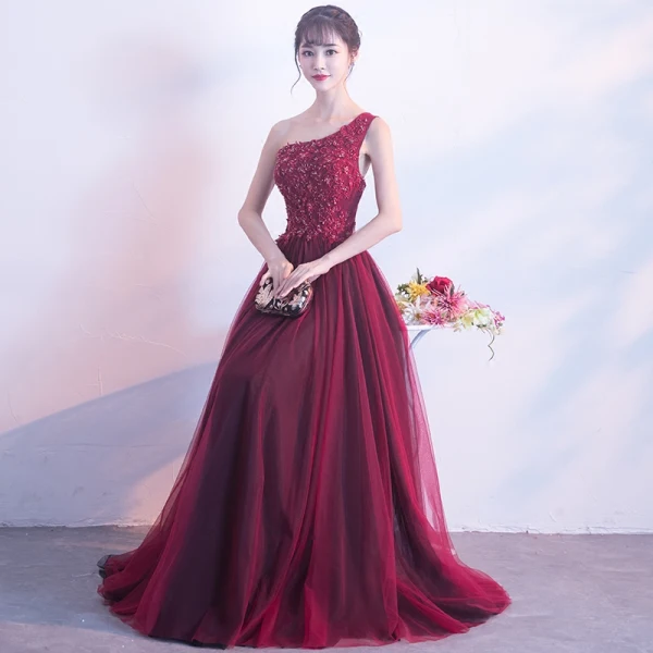 Elegant Burgundy Evening Dresses 2018 A-Line / Princess One-Shoulder Sleeveless Appliques Lace Beading Floor-Length / Long Ruffle Backless Formal Dresses