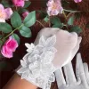 Chic / Belle Blanche Gants Mariage 2020 Appliques Fleur Perle Dentelle Tulle La Mariée Promo Mariage Accessorize