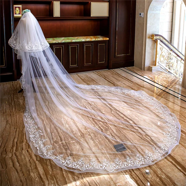 Charmant Blanche Royal Train Mariage Tulle En Dentelle Appliques Fleur 4 m Voile De Mariée 2018