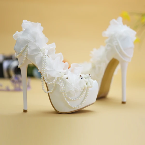 Amazing / Unique White 14 cm Wedding High Heels Appliques Beading Pearl Round Toe Pumps Wedding Shoes 2018