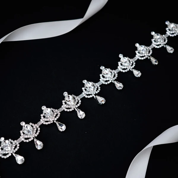 Modern / Fashion White Wedding Sash 2020 Satin Metal Handmade Beading Crystal Rhinestone Evening Party Prom Accessories