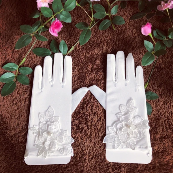 Chic / Beautiful White Bridal Gloves 2020 Appliques Flower Pearl Lace Tulle Bridal Prom Wedding Accessories