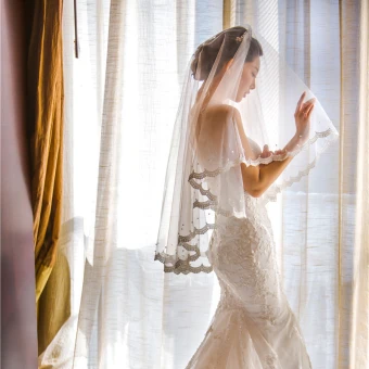 Vintage Retro Romantic White Short Wedding Veils 2020 Lace Up Tulle Beading Pearl Wedding Accessories