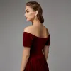 Modest / Simple Burgundy Mother Of The Bride Dresses 2020 Floor-Length / Long Short Sleeve Backless Off-The-Shoulder Wedding Evening Party A-Line / Princess Wedding Party Dresses