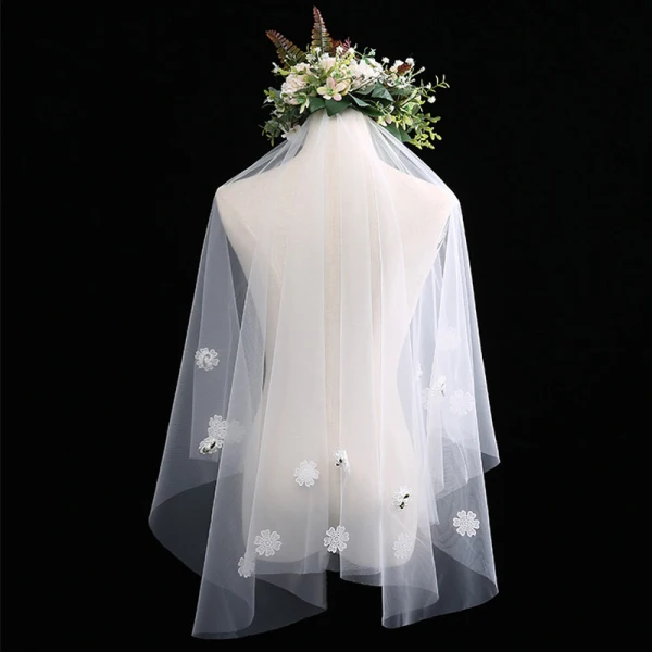 Chic / Beautiful White Short Wedding Veils Appliques Beading Flower Chiffon Wedding Accessories 2019