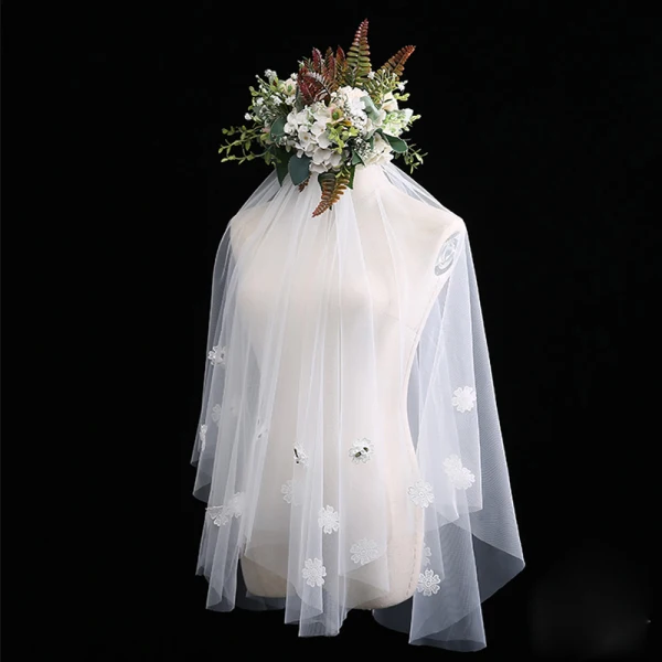 Chic / Beautiful White Short Wedding Veils Appliques Beading Flower Chiffon Wedding Accessories 2019