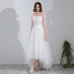 Moderne Mode Blanche Asymétrique Mariage 2018 Princesse Tulle Lacer Cristal Bustier Plage Robe De Mariée