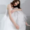 Moderne / Mode Blanche Asymétrique Mariage 2018 Princesse Tulle Lacer Cristal Bustier Plage Robe De Mariée