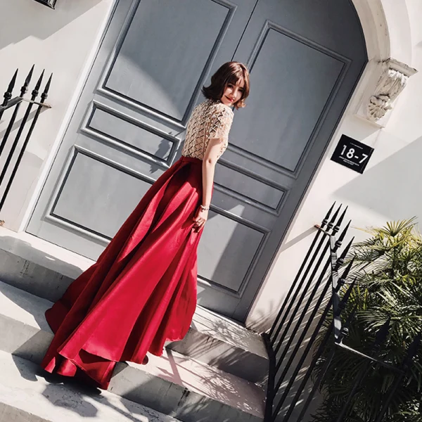 Luxe Bordeaux Robe De Soirée 2018 Princesse Col Haut Manches Courtes Perlage Train De Balayage Volants Robe De Ceremonie