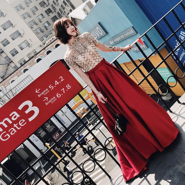 Luxe Bordeaux Robe De Soirée 2018 Princesse Col Haut Manches Courtes Perlage Train De Balayage Volants Robe De Ceremonie