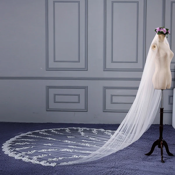 Chic / Belle Blanche Cathedral Train Mariage En Dentelle Tulle Appliques Voile De Mariée 2018