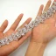 Unique Weiß Hochzeit Schärpen 2020 Satin Metall Handgefertigt Perlenstickerei Strass Abend Ball Brautaccessoires