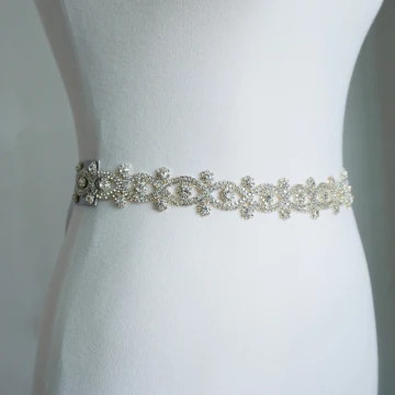 Unieke Witte Huwelijk Sjerp 2020 Satijn Metaal Handgemaakt Kralen Rhinestone Avond Gala Accessoires