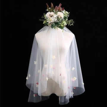 Blomma Fe Vita Korta Brudslöja Appliqués Blomma Chiffong Bröllop Tillbehör 2019