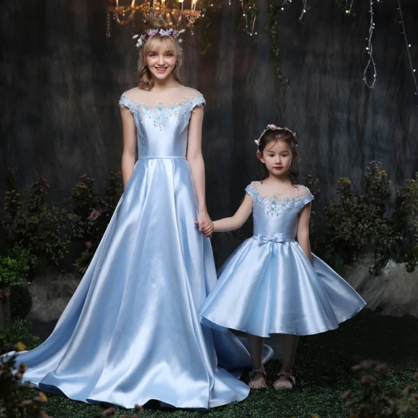 Chic / Beautiful Church Wedding Party Dresses 2017 Flower Girl Dresses Sky Blue Ball Gown Knee-Length Scoop Neck Backless Short Sleeve Satin Bow Sash Rhinestone Beading Sequins