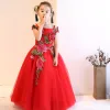 Style Chinois Église Robe Pour Mariage 2017 Robe Ceremonie Fille Rouge Princesse Longue Encolure Carrée Manches Courtes Fleur Appliques Faux Diamant