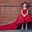Chic / Belle Église Robe Pour Mariage 2017 Robe Ceremonie Fille Rouge Robe Boule Asymétrique Encolure Dégagée Sans Manches Dos Nu Fleur Appliques Perle Plumes