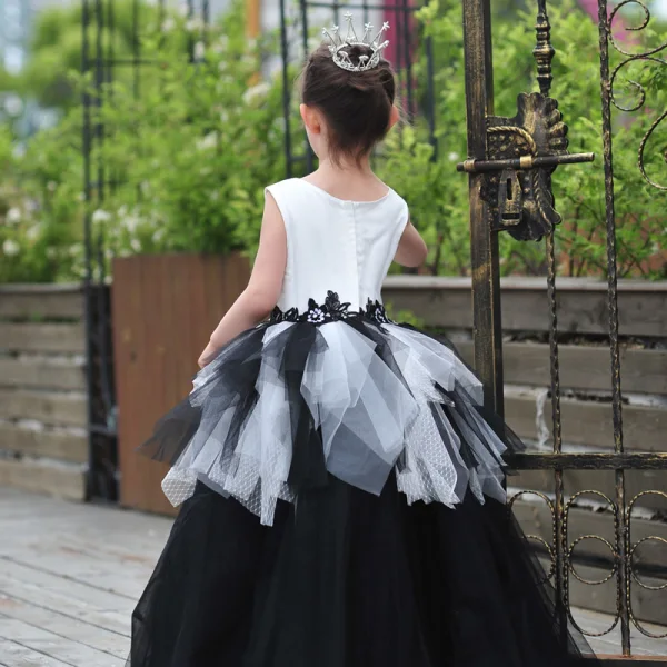 Chic / Belle Église Robe Pour Mariage 2017 Robe Ceremonie Fille Noire Blanche Robe Boule Longue Encolure Dégagée Sans Manches Perlage Fleur Appliques
