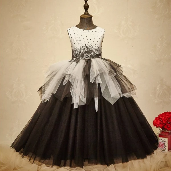 Chic / Belle Église Robe Pour Mariage 2017 Robe Ceremonie Fille Noire Blanche Robe Boule Longue Encolure Dégagée Sans Manches Perlage Fleur Appliques