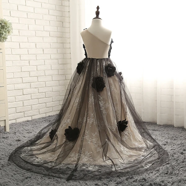 Amazing / Unique Hall Wedding Party Dresses 2017 Flower Girl Dresses Black Champagne Ball Gown Chapel Train One-Shoulder Sleeveless Flower Appliques Artificial Flowers