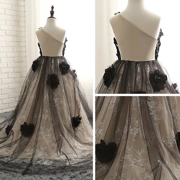 Amazing / Unique Hall Wedding Party Dresses 2017 Flower Girl Dresses Black Champagne Ball Gown Chapel Train One-Shoulder Sleeveless Flower Appliques Artificial Flowers
