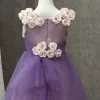 Schöne Kirche Kleider Für Hochzeit 2017 Mädchenkleider Rosa A Linie Hof-Schleppe Rundhalsausschnitt Ärmellos Blumen Applikationen Künstliche Blumen