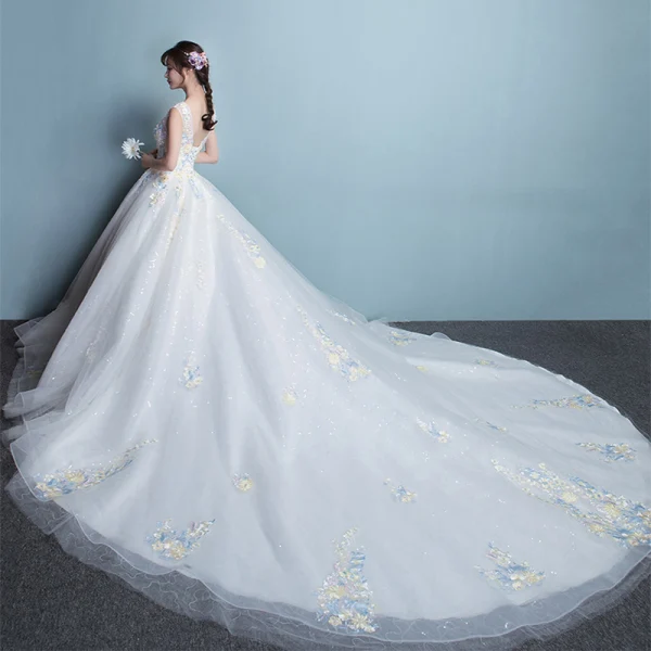Schöne Kirche Brautkleider 2017 Rückenfreies Spitze Applikationen Blumen Pailletten Ivory / Creme Ballkleid Königliche Schleppe