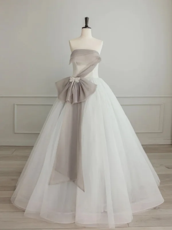 Elegant White Bow Prom Dresses 2024 Ball Gown Strapless Sleeveless Backless Floor-Length / Long Formal Dresses