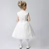 Chic / Beautiful Church Wedding Party Dresses 2017 Flower Girl Dresses White A-Line / Princess Knee-Length Scoop Neck Sleeveless Lace Appliques Pearl Sequins Beading