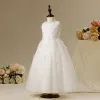 Chic / Beautiful Church Wedding Party Dresses 2017 Flower Girl Dresses White A-Line / Princess Floor-Length / Long Scoop Neck Sleeveless Lace Appliques Pearl Sequins