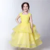 Chic / Beautiful Hall Wedding Party Dresses 2017 Flower Girl Dresses Yellow Floor-Length / Long Ball Gown Scoop Neck Sleeveless Lace Appliques