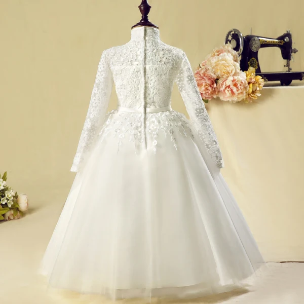 Style Chinois Église Robe Pour Mariage 2017 Robe Ceremonie Fille Blanche Longue Robe Boule Col Haut Manches Longues Fleur Appliques Noeud Ceinture