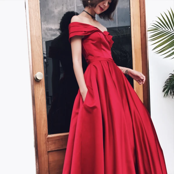 Charmant Rouge Robe De Soirée 2018 Princesse Volants De l'épaule Dos Nu Manches Courtes Longue Robe De Ceremonie