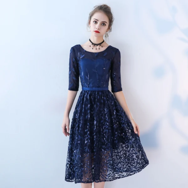 Chic / Belle Bordeaux de retour Robe De Graduation 2017 Robe De Ceremonie En Dentelle Noeud Paillettes Encolure Dégagée 3/4 Manches Mi-Longues Princesse