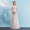 Piękne Rumieniąc Różowy Sukienki Dla Druhen 2018 Princessa Kokarda Bez Pleców Długie Sukienki Na Wesele