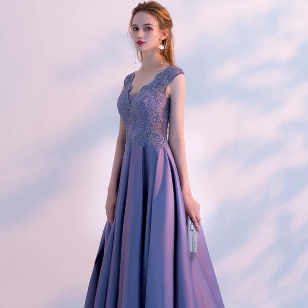 Chic / Beautiful Lavender Evening Dresses 2018 A-Line / Princess Beading Lace Flower V-Neck Sleeveless Sweep Train Formal Dresses
