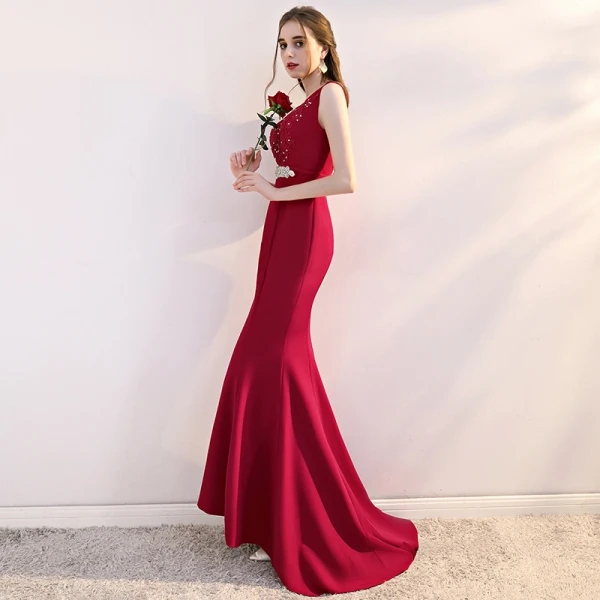 Chic / Belle Bordeaux Robe De Soirée 2018 Trompette / Sirène En Dentelle Appliques Cristal Faux Diamant Encolure Dégagée Train De Balayage Sans Manches Robe De Ceremonie