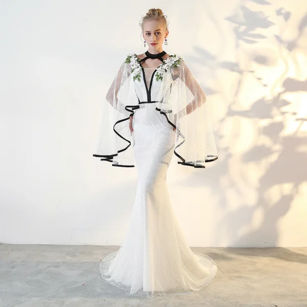 Élégant Ivoire Robe De Soirée 2018 Trompette / Sirène En Dentelle Appliques Titulaire Dos Nu Manches Longues Tribunal Train Robe De Ceremonie