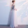 Mode Grau Abendkleider 2018 Empire Applikationen Rundhalsausschnitt Rückenfreies Kurze Ärmel Lange Festliche Kleider
