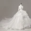 Moderne / Mode Volants en Cascade Robe De Mariée 2018 Robe Boule En Dentelle Appliques Brodé Encolure Dégagée Dos Nu 3/4 Manches Royal Train Mariage