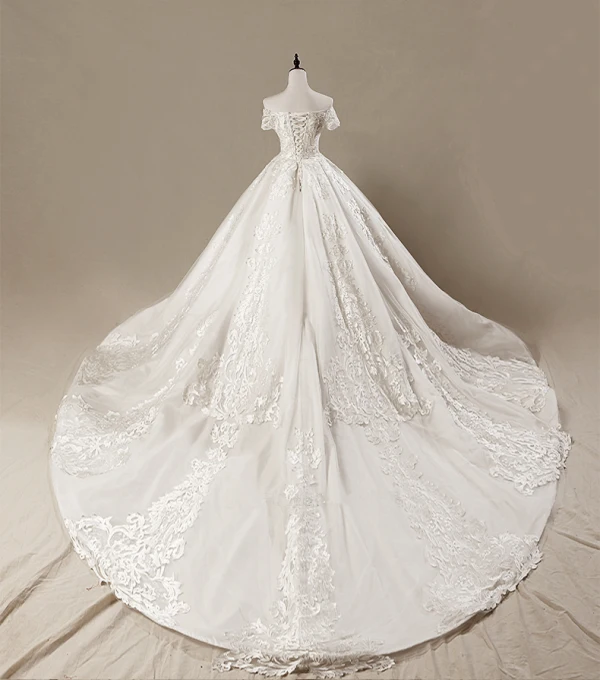 Chic / Beautiful Wedding Dresses 2018 Ball Gown Lace Appliques Embroidered Off-The-Shoulder Backless Short Sleeve Chapel Train Wedding