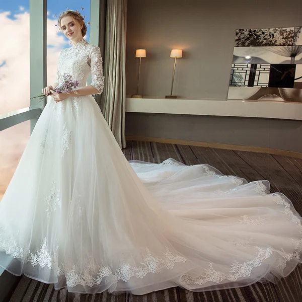 Chic / Belle Blanche Robe De Mariée 2018 Robe Boule En Dentelle Appliques Col Haut Dos Nu 1/2 Manches Cathedral Train Mariage